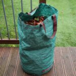 plastic tuinafvalzak gevuld